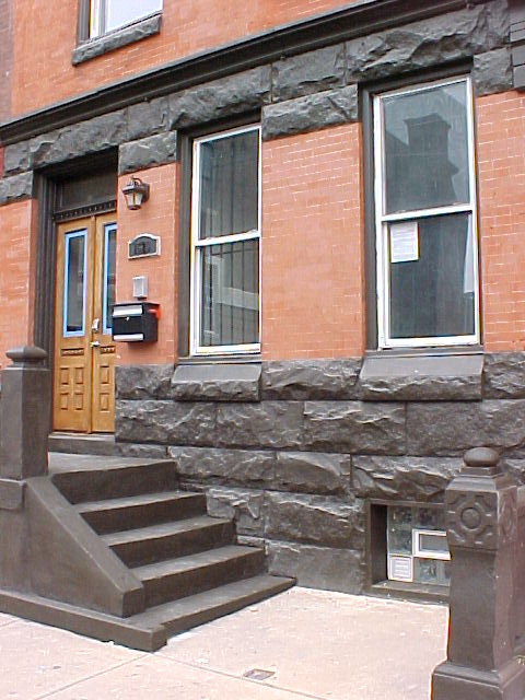 1629 W Diamond St - exterior